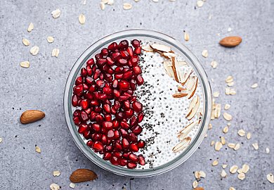 Pomegranate Chia Seeds Pudding
